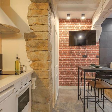 Industrial-Style Studio With Bathtub, Vieux-Lyon Eksteriør billede